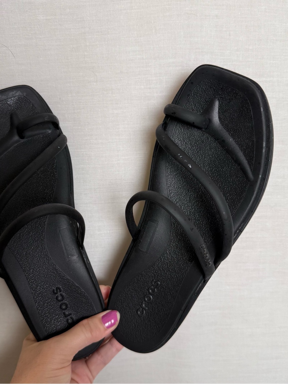 Crocs Womens 7 Black Strappy Toe Loop Sandals Square Toe Slip On Slides